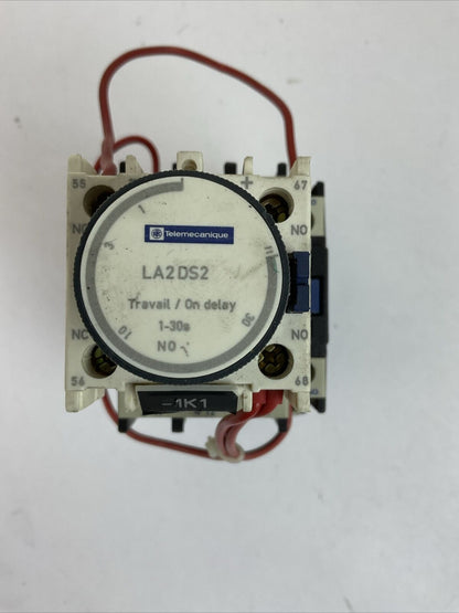 TELEMACANIQUE LC1D3210 CONTACTOR 24V 50/60HZ COIL LA2DS2 CONTACT BLOCK