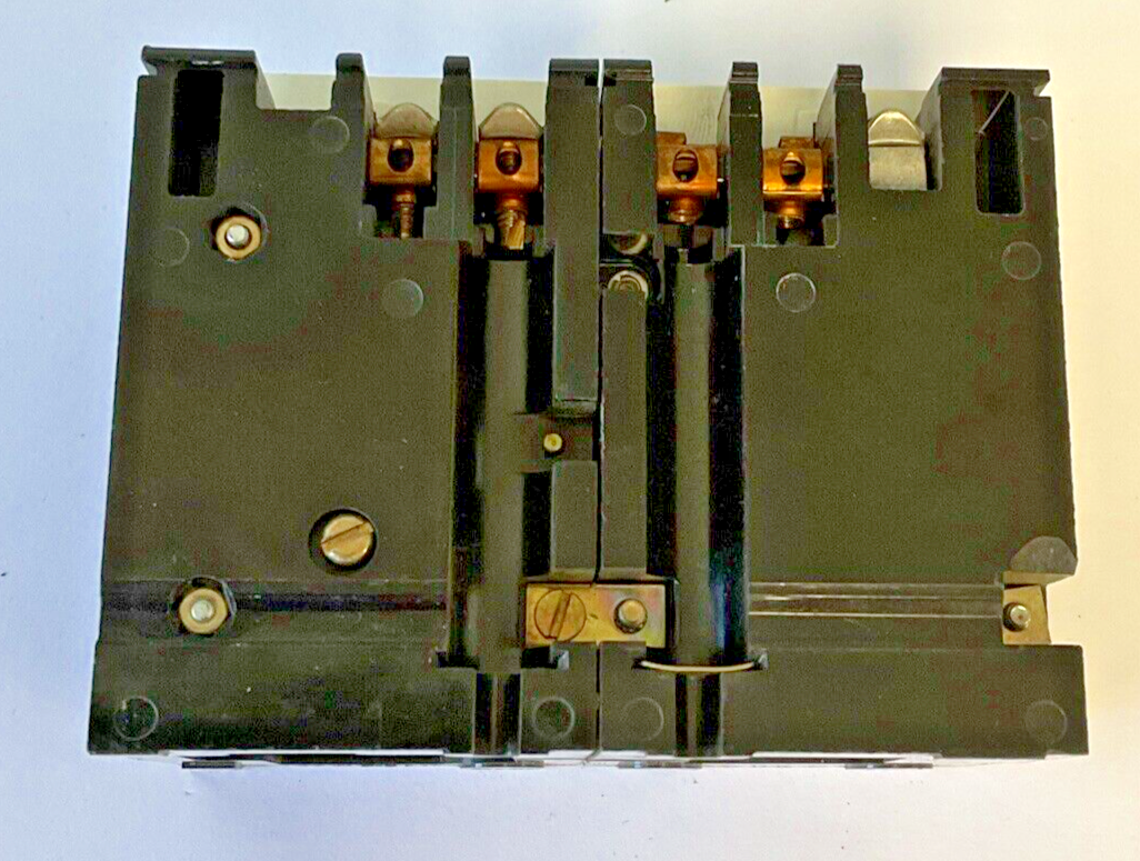 GENERAL ELECTRIC CR122A04731AA INDUSTRIAL RELAY 50HZ 300VAC 10A