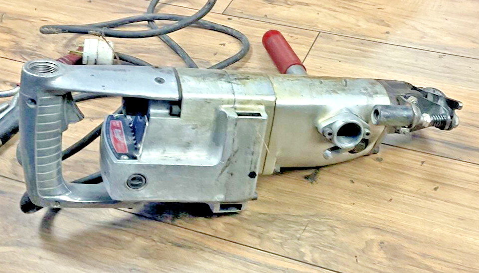 MILWAUKEE 5300 ROTARY HAMMER **ALL ATTACHMENTS INCLUDED IN PHOTOS**