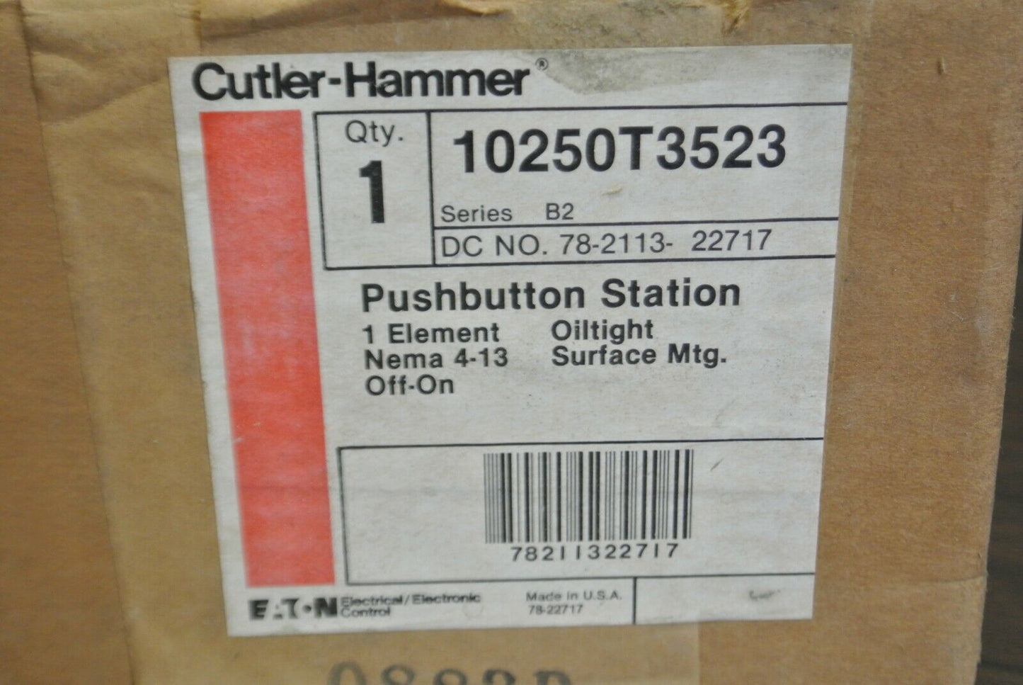 CUTLER-HAMMER 10250T3523 OILTIGHT SELECTOR SWITCH STATION / ON-OFF / NEW SURPLUS