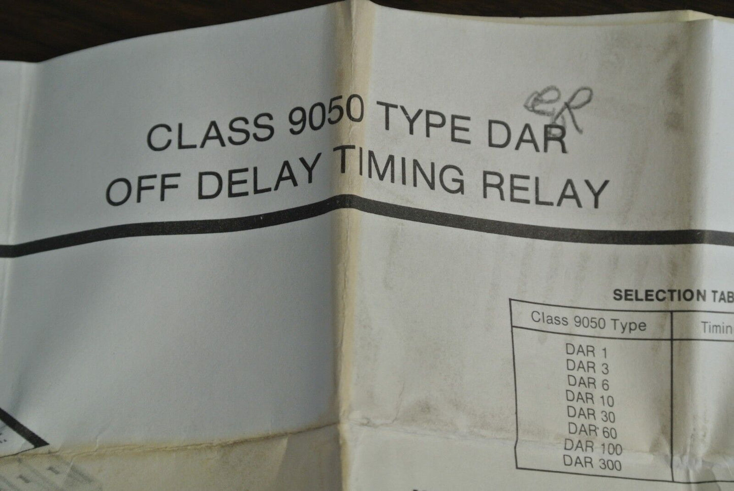SQUARE D 9050 DAR300 - OFF-DELAY RELAY - 110VAC, 50/60Hz - NEW SURPLUS