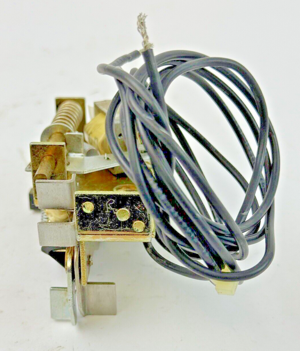GE - TKMASTA8R - SHUNT TRIP - 24 VDC - TKMASTA8R,L - NEW