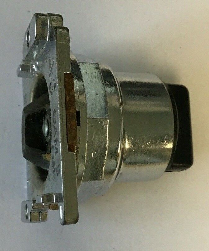 CUTLER HAMMER SELECTOR SWITCH 10250T1343 A3 CODE3