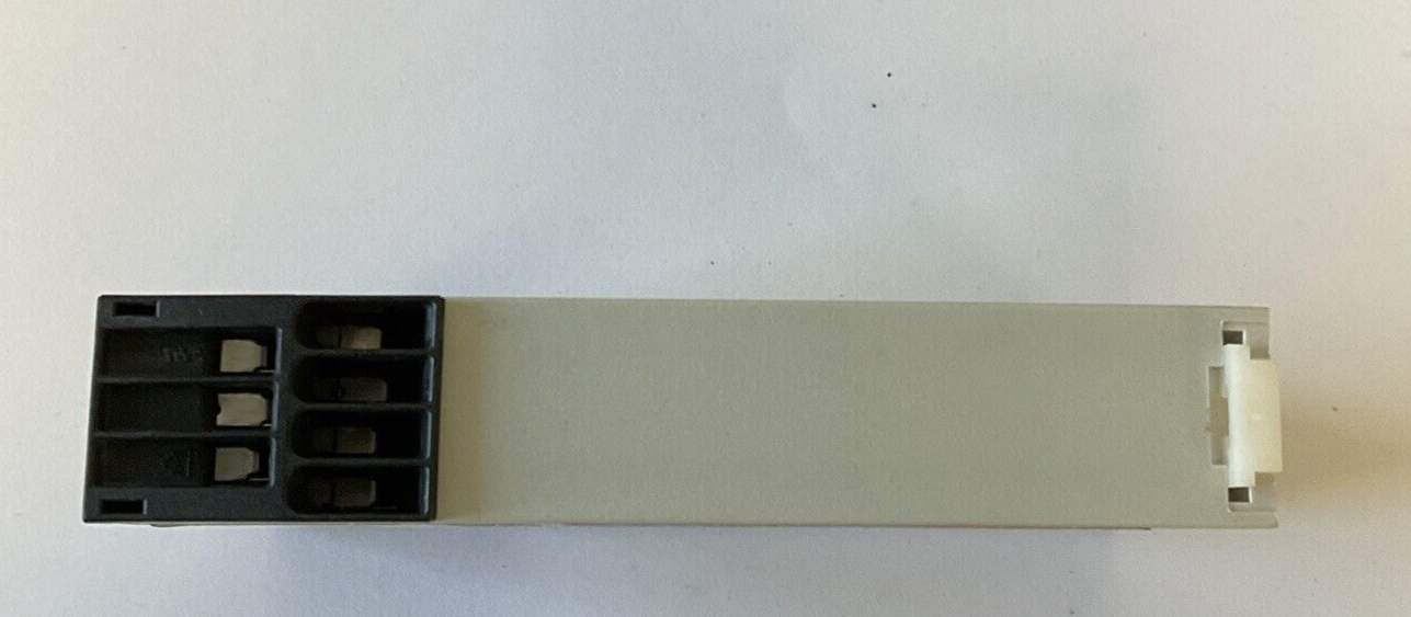 BANNER AT-FM-10K SAFETY RELAY 24VAC/VDC 200MA