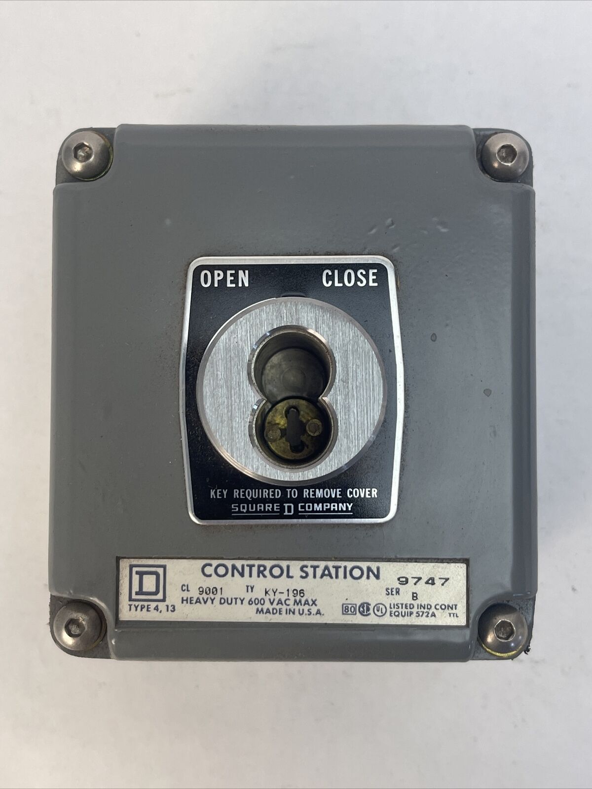 SQUARE D 9001 KY-196 CONTROL STATION 600VAC OPEN CLOSE TYPE 4,13 SERIES B