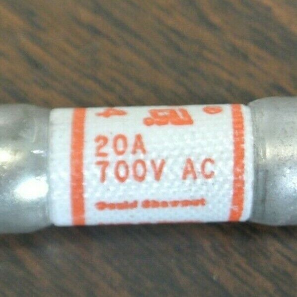 GOULD-SHAWMUT A70P20-4 SEMICONDUCTOR FUSE / 700V / 20A / NEW SURPLUS / EACH