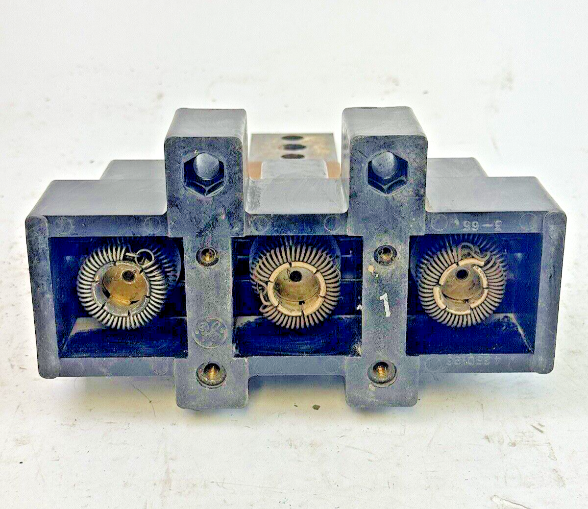 GE - TK63PD1 - PLUG-IN MOUNTING BASE ASSEMBLY - K1200 LINE, TYPE TK