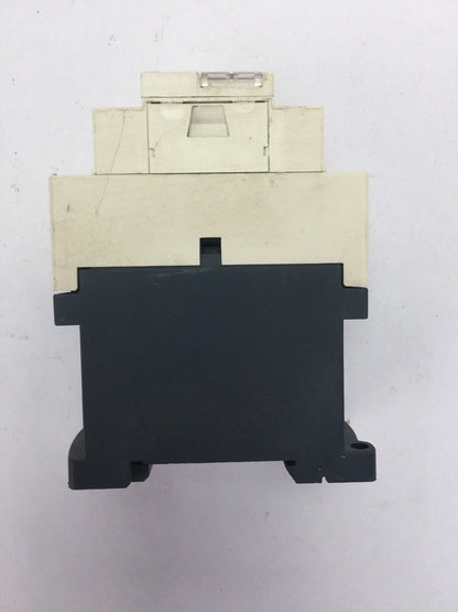 TELEMECANIQUE CAD50 BL RELAY 600VAC 10A  COIL 24VDC 2,4 W
