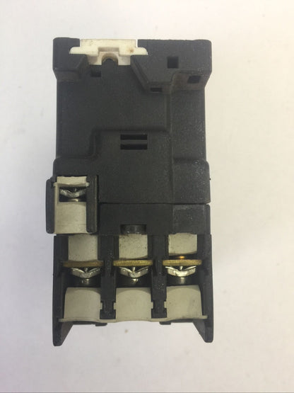 KLOCKNER MOELLER STARTER DIL 0M CONTACTOR 3POLE 250VDC 35A 15HP COIL 120V 60HZ
