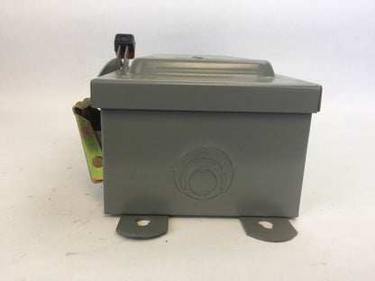 SQUARE D H321A FUSIBLE SAFETY SWITCH SERIES E1 240VAC 30A 7.5HP 3 POLE