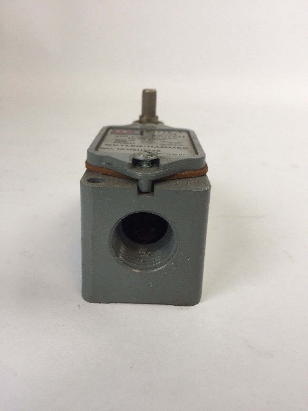 CUTLER HAMMER 10316H193B TYPE L LIMIT SWITCH 600VAC