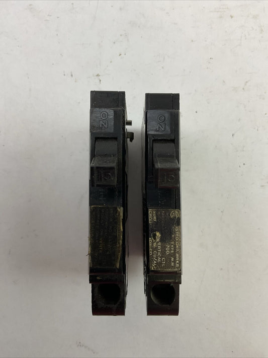 CROUSE-HINDS MM115 CIRCUIT BREAKER 15AMP 1POLE 120/240VAC RIGHT CLIP (LOT OF 2)