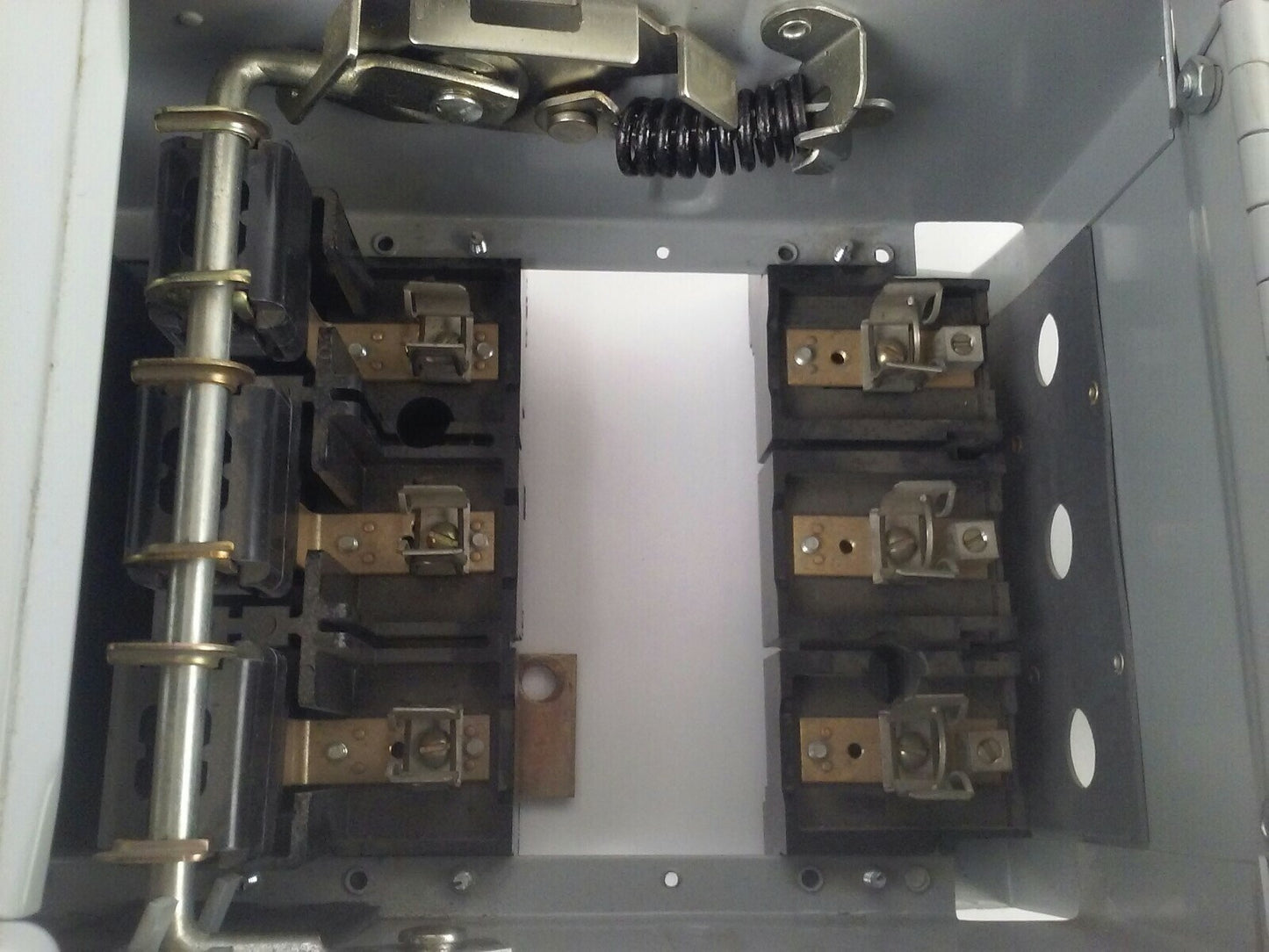 SIEMENS V7E3611R SER.A TWIN FUSIBLE VACU BREAK PANELBOARD SWITCH 600V 30A 20HP