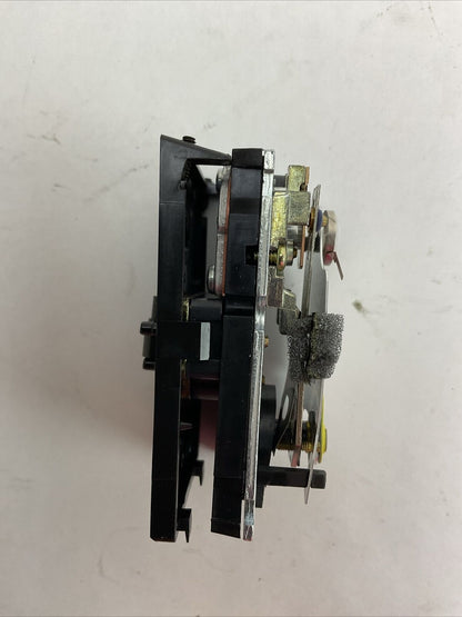 HONEYWELL TP973 A 2209 PNEUMATIC THERMOSTAT TEMPERATURE RANGE 60F TO 90F
