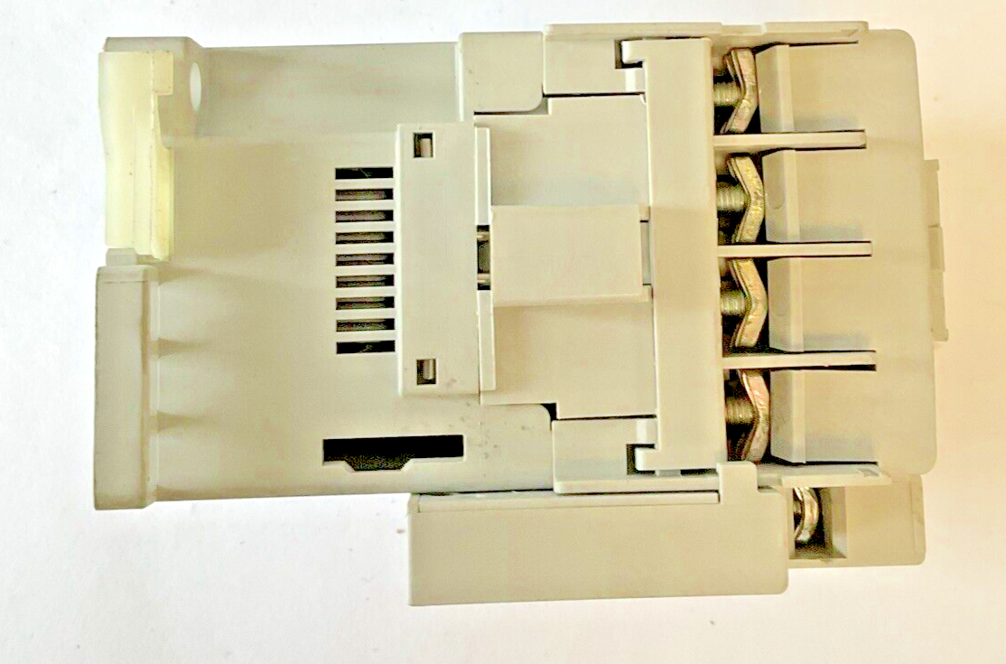 ALLEN-BRADLEY 100-C12*10 CONTACTOR SER.A W/100-S AUX CONTACT SER.B