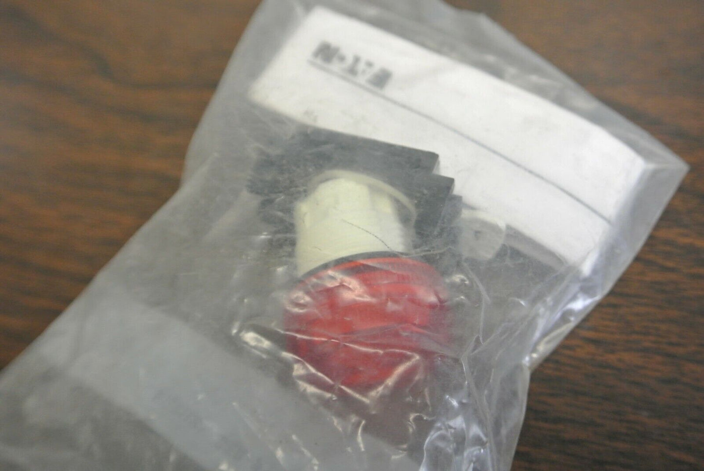 EATON / CUTLER-HAMMER E22H2 INDICATING LIGHT w/ RED LENS / NEW SURPLUS