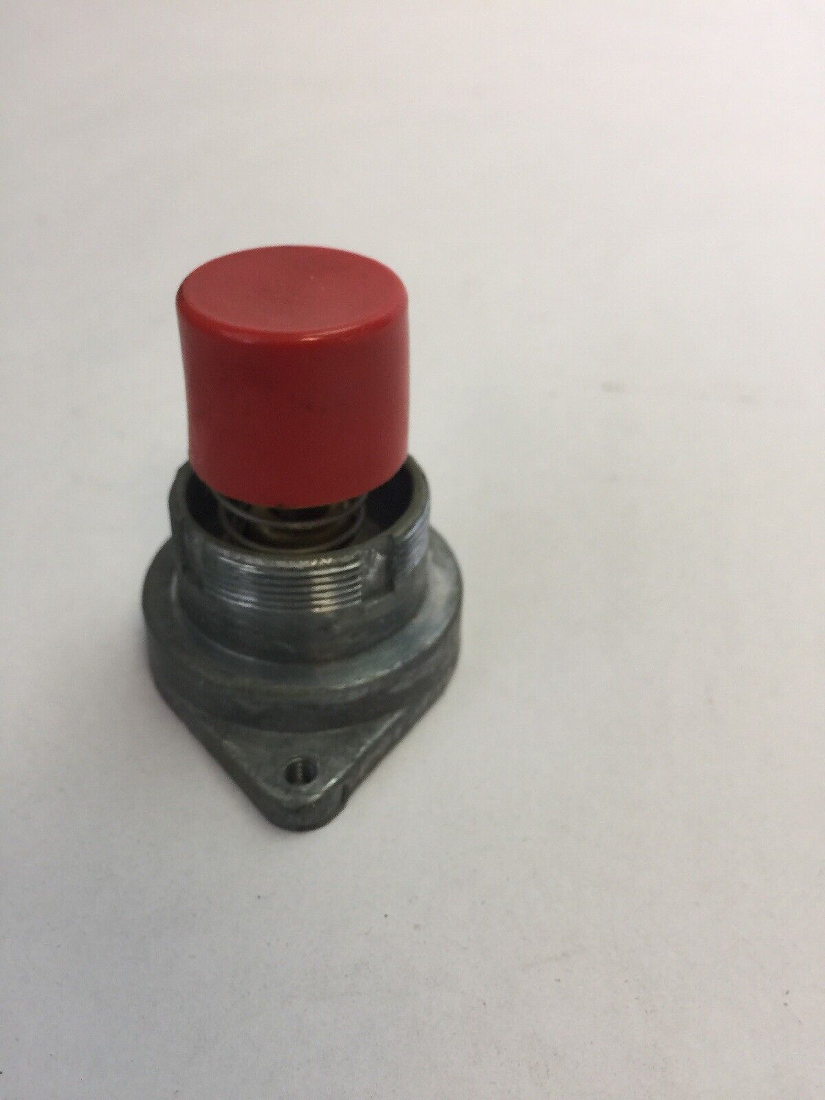 GE CR2940UJ200C HEAVY DUTY OILTIGHT RED PUSH BUTTON OPER ONLY EXTRA LONG BUTTON