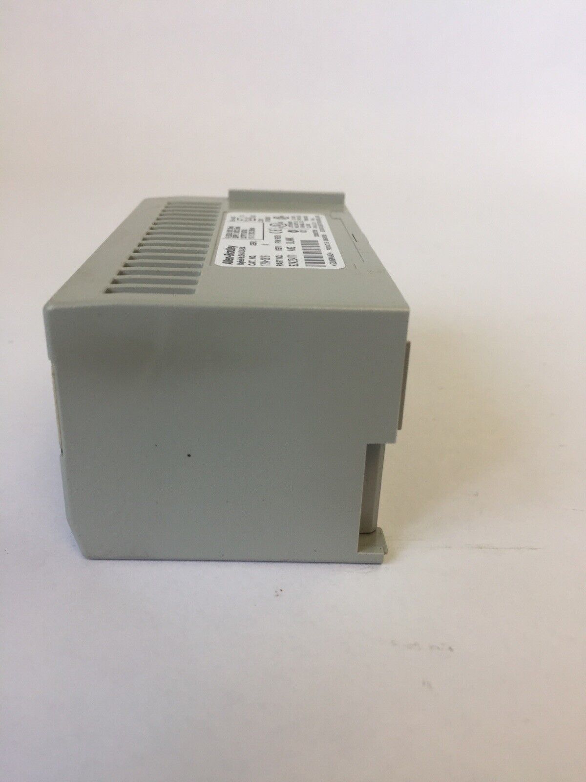 ALLEN BRADLEY 1794-OB16P SER A REV A02 F/W REV BLANK 24VDC SOURCE OUTPUT