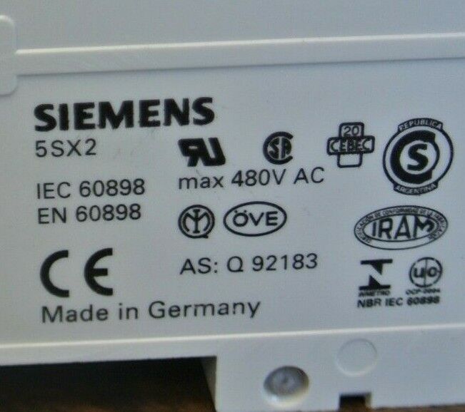 SIEMENS 5SX2 202-7 MINIATURE CIRCUIT BREAKER / 2-POLE / 2A / 400V / NEW SURPLUS