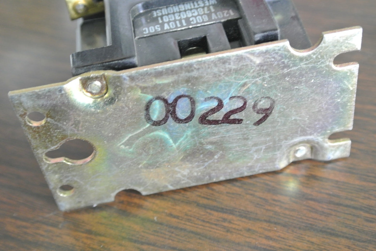 WESTINGHOUSE BFE51F INDUSTRIAL CONTROL RELAY, TYPE BF 300V, 10A - NEW SURPLUS