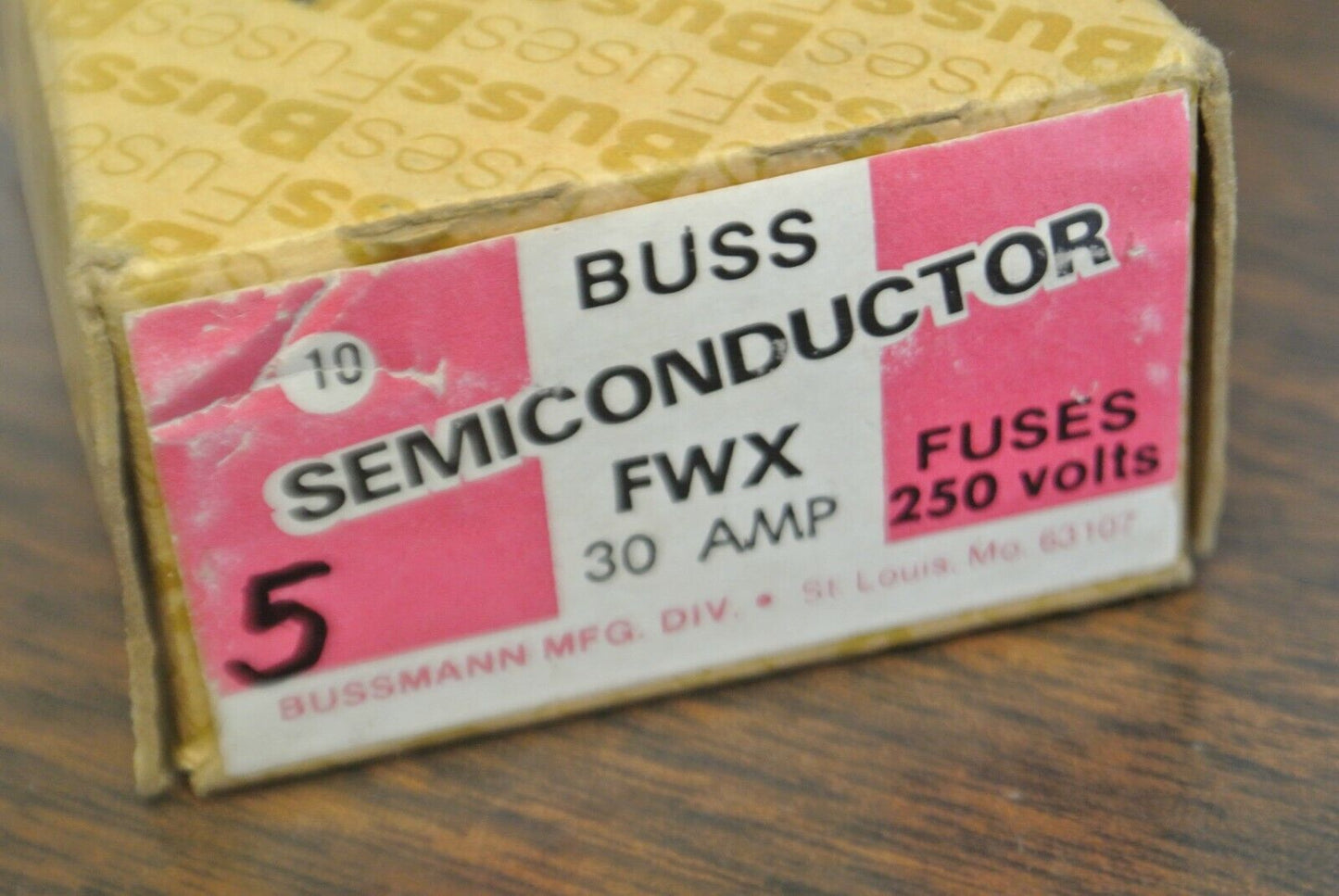 LOT of 5 / BUSSMANN FWX30 SEMICONDUCTOR FUSE / 30A / 250V / NEW SURPLUS