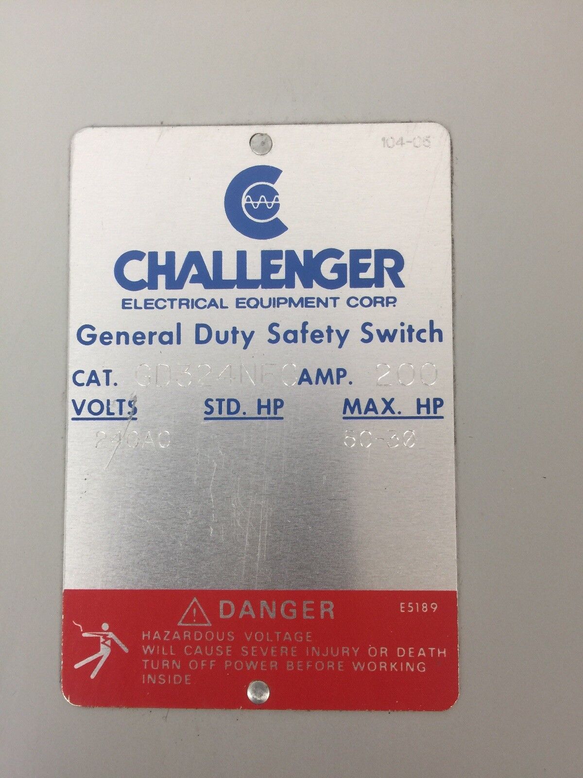 CHALLENGER GD324NFC 200 AMP 240 VAC 3 POLES TYPE 1 NON FUSIBLE GENERAL DUTY