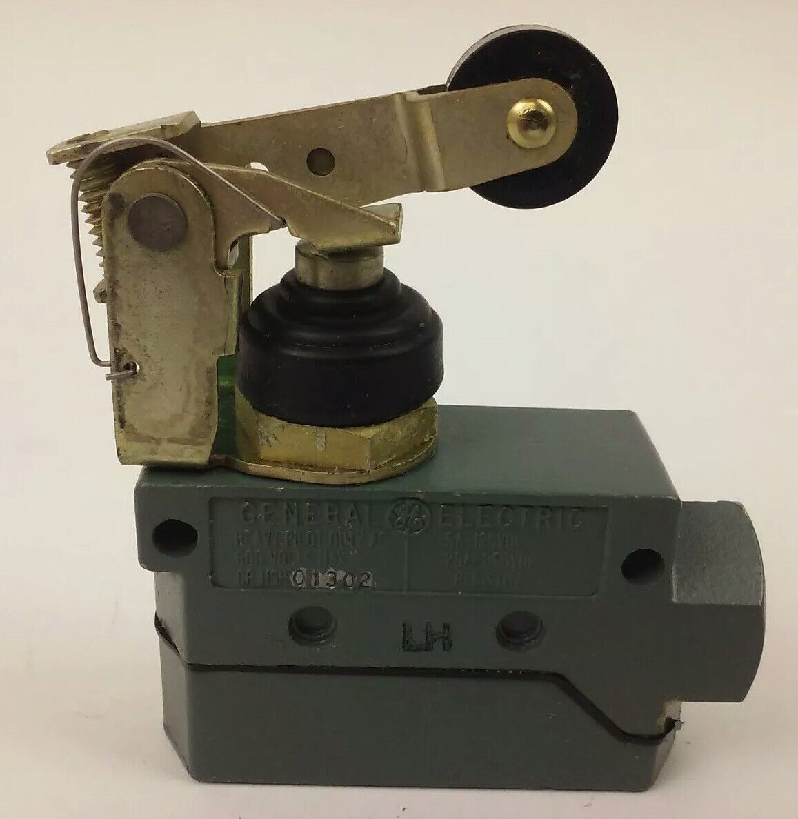 GE, CR115H01302, LIMIT SWITCH, 600V MAX, .5A-125VDC, 25A-250VDC, CR115H, NEW