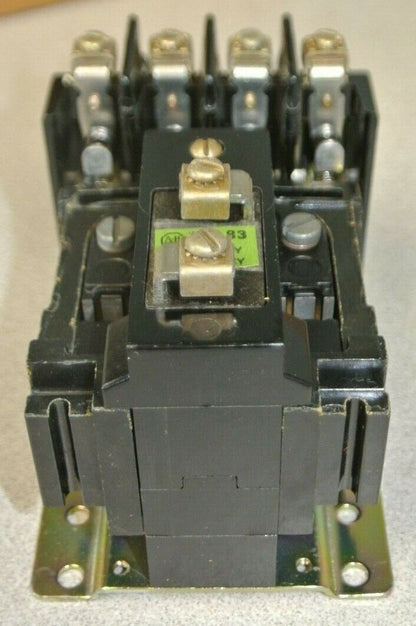 ALLEN-BRADLEY 700-BR400A2 TYPE BR AC RELAY / 240V, 60Hz / 4 N.O. / NEW SURPLUS
