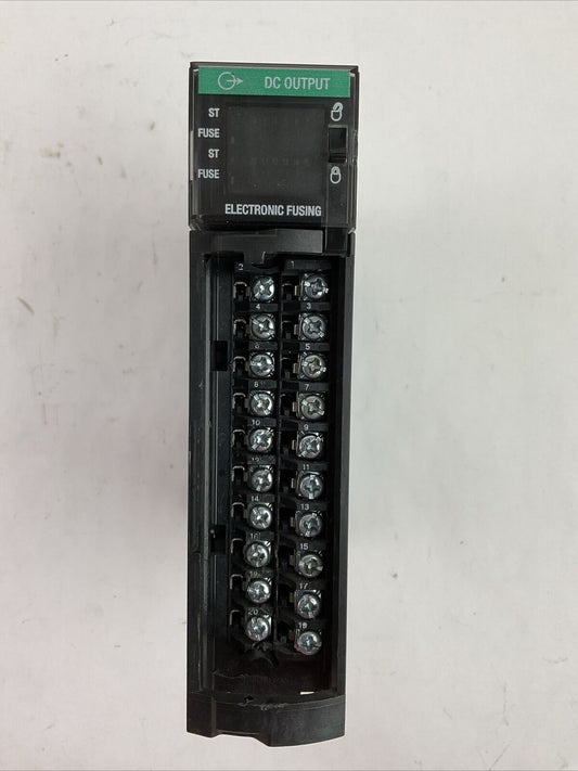 ALLEN BRADLEY 1756-OB16E SER A FW 3.3 CONTROL LOGIX 16PT D/O MODULE NO DOOR