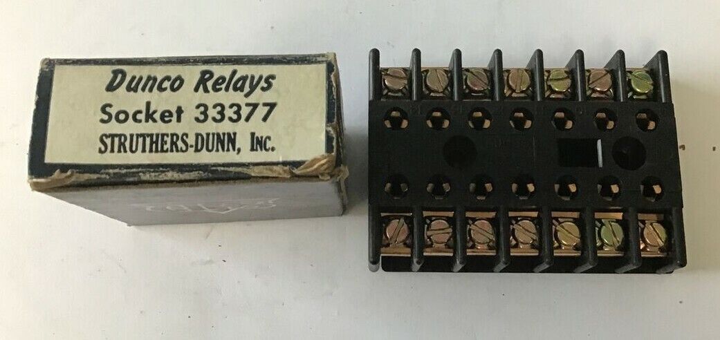 STRUTHERS-DUNN 33377 SOCKET W/ 27390 SOCKET DUNCO RELAYS