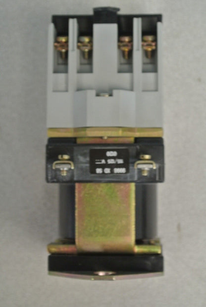SQUARE D 8501XD020 TYPE X CONTROL RELAY / 115/125V COIL / 8-POLE / NEW SURPLUS