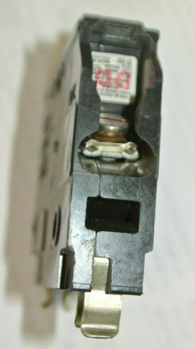 SQUARE D QO115 CIRCUIT BREAKER / 15A / 120/240VAC / 1 POLE***LOTOF5***