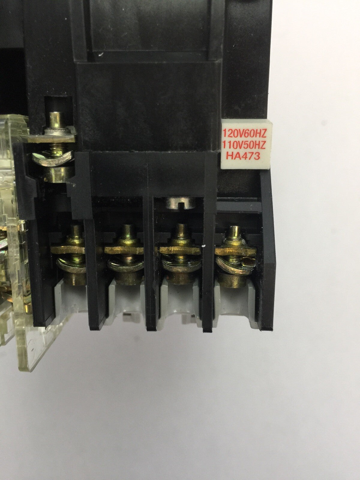 ALLEN BRADLEY 105-A09NDJ0V REVERSING STARTER 100-A09ND3 600VAC 9A 592-J0V16 W33