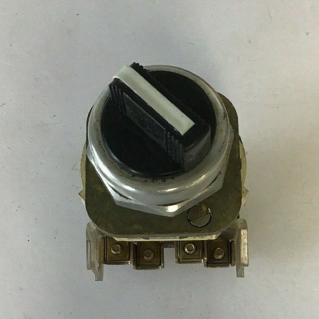 ALLEN BRADLEY 800T-H2 SERIES T SELECTOR SWITCH***(LOTOF5)***