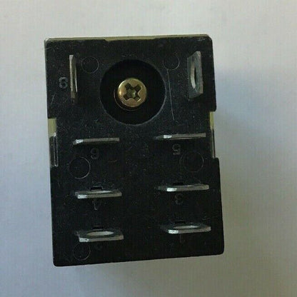 OMRON LY2 RELAY 240VAC 10A***LOTOF5***