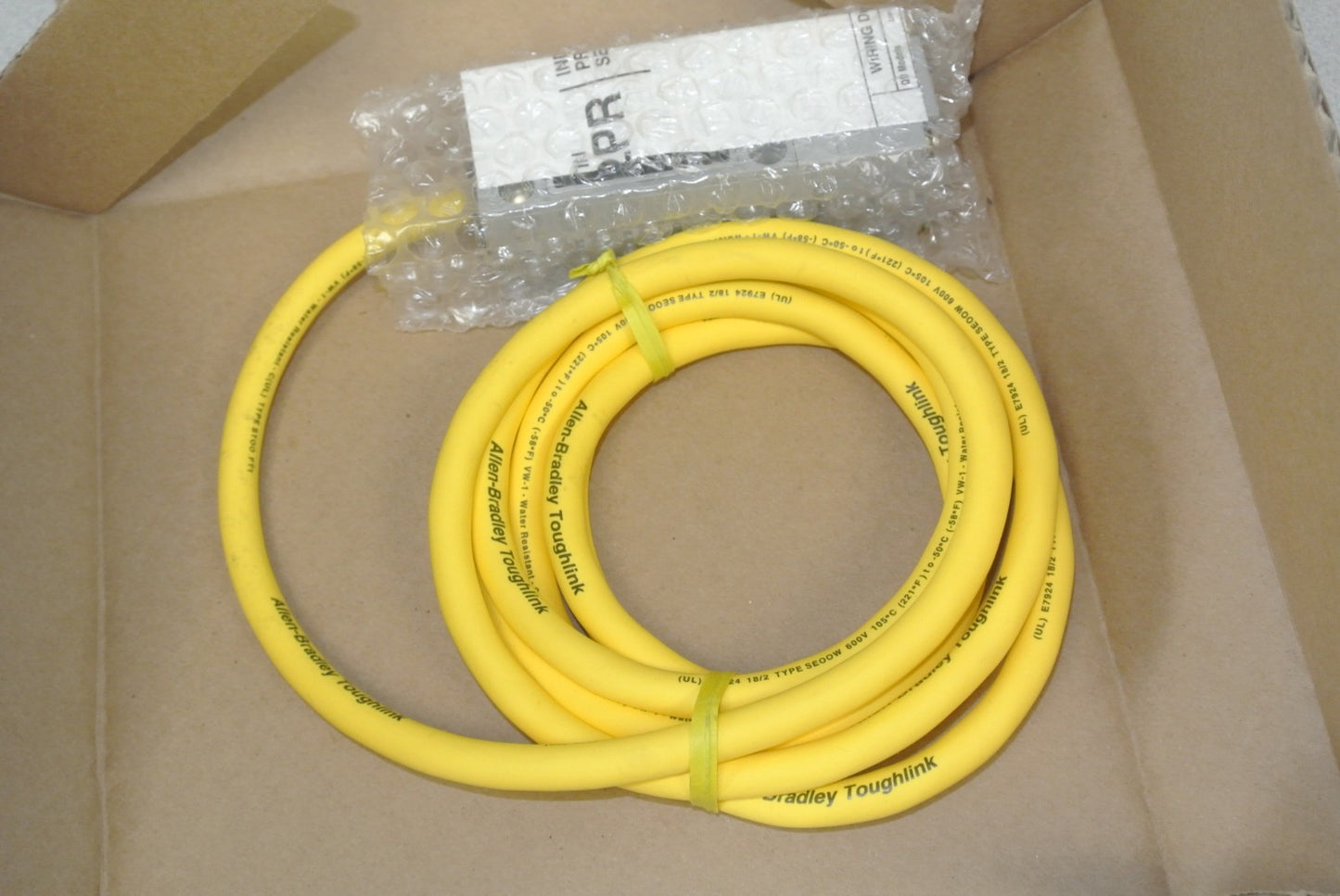 ALLEN-BRADLEY 802PR-LBAR1-08 SER.E PROXIMITY SWITCH 20-250VAC/DC / 8ft