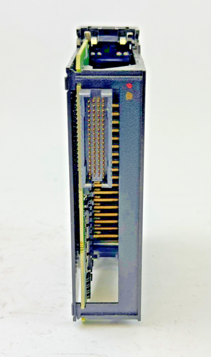 ALLEN-BRADLEY - 1756-IB16 SER. B FW: 3.5 - CONTROL LOGIX 32 SINKING POINT MODULE