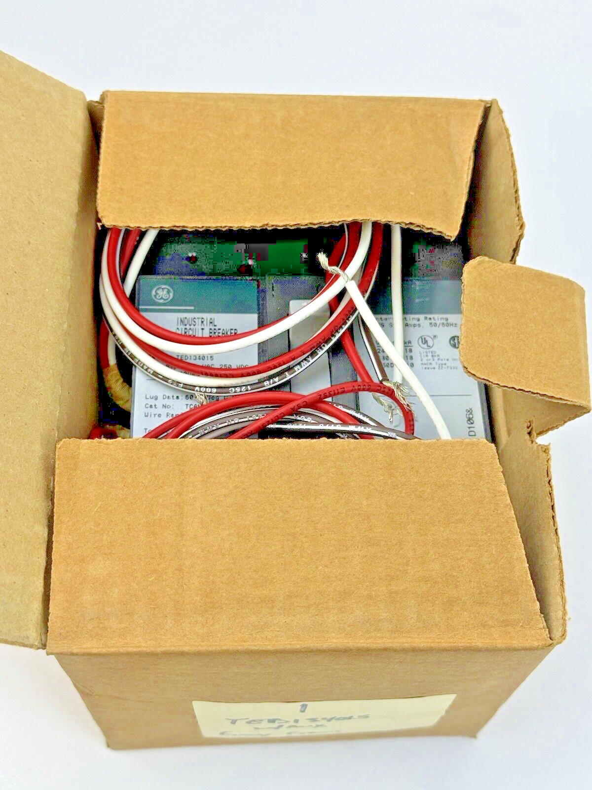 GE - TED134015 - IND. CIRCUIT BREAKER W/ AUX SWITCH - 15A, 480 VDC, 3 POLE - NEW