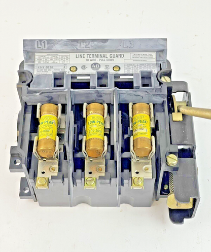 ALLEN BRADLEY - 1494V-DS30 SER. A - LINE TERMINAL GUARD W/ 3 BUSS LPJ-20SP FUSES