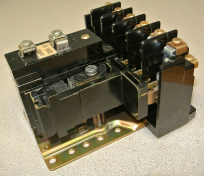 ALLEN-BRADLEY 700-BR600B12 / AC CONTROL RELAY / 12V, 50Hz / 6 N.O. / NEW SURPLUS