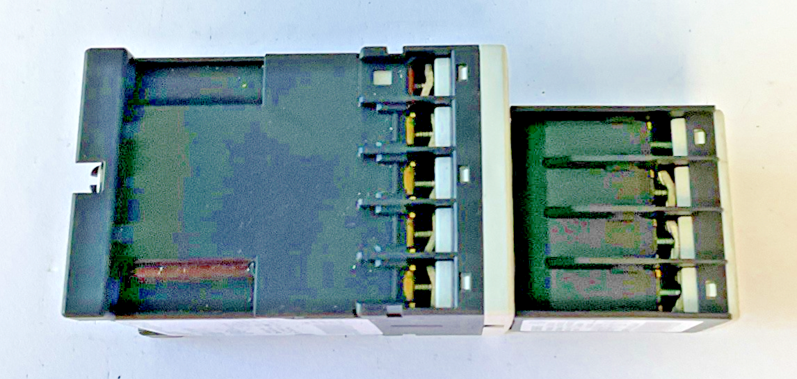 SIEMENS 3ZX1012-0RH11-1AA1 CONTACT  W/ 3RH1911-1GA22-3AA1 RELAY