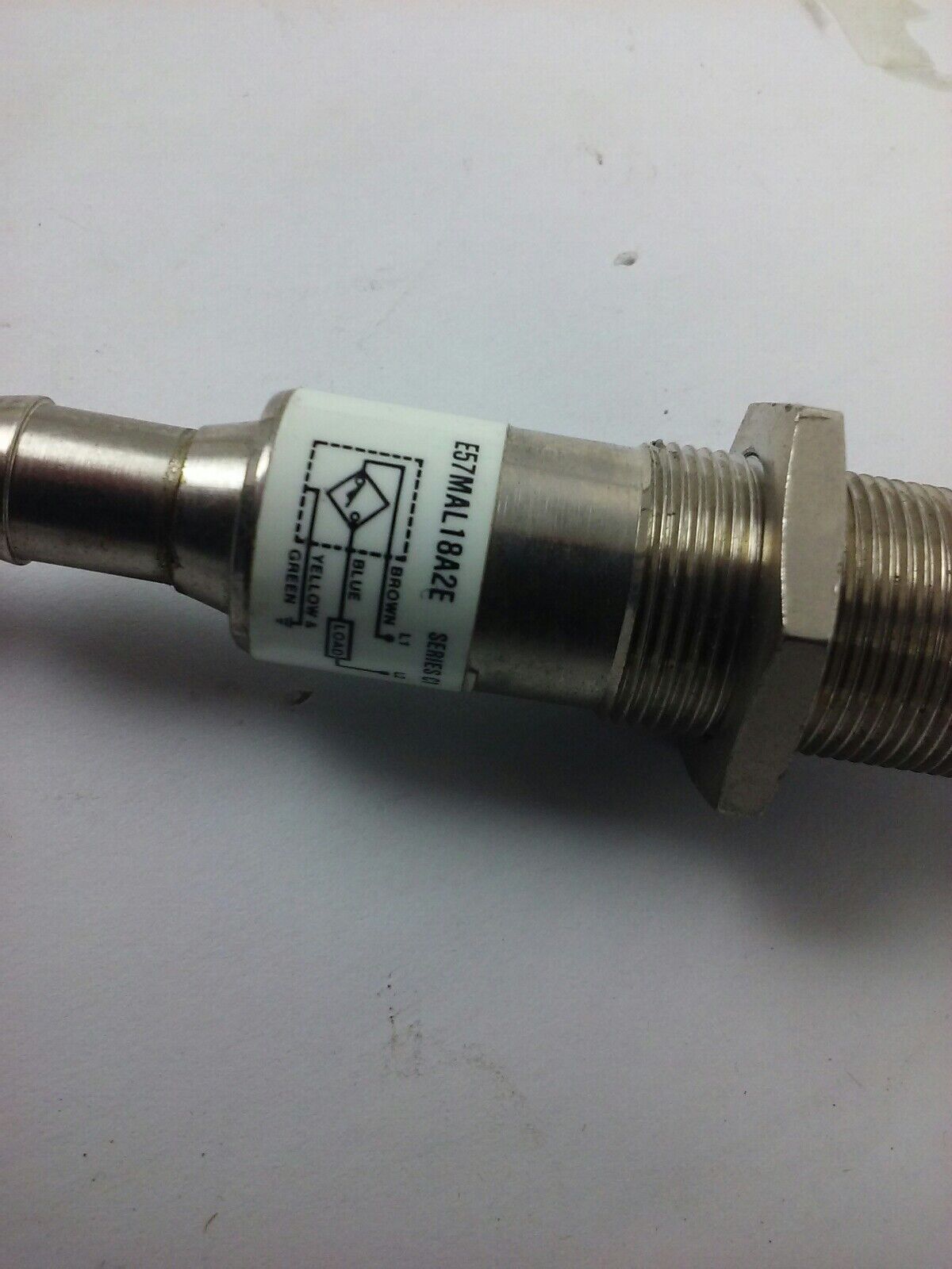 CUTLER HAMMER E57MAL18A2E SER.C1, INDUCTIVE PROXIMITY SENSOR, 90-250VAC, 40-60HZ