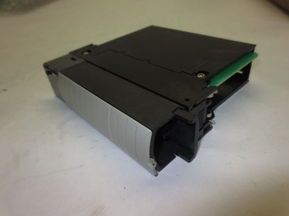 ALLEN-BRADLEY 1756-IV16/A Ser. A CONTROLLOGIX DC INPUT16PT 24VDC SOURCE 10-30VDC