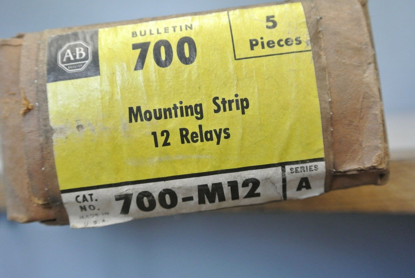 ALLEN-BRADLEY 700-M12 RELAY MOUNTING STRIP for 12 RELAYS / NEW SURPLUS / EACH