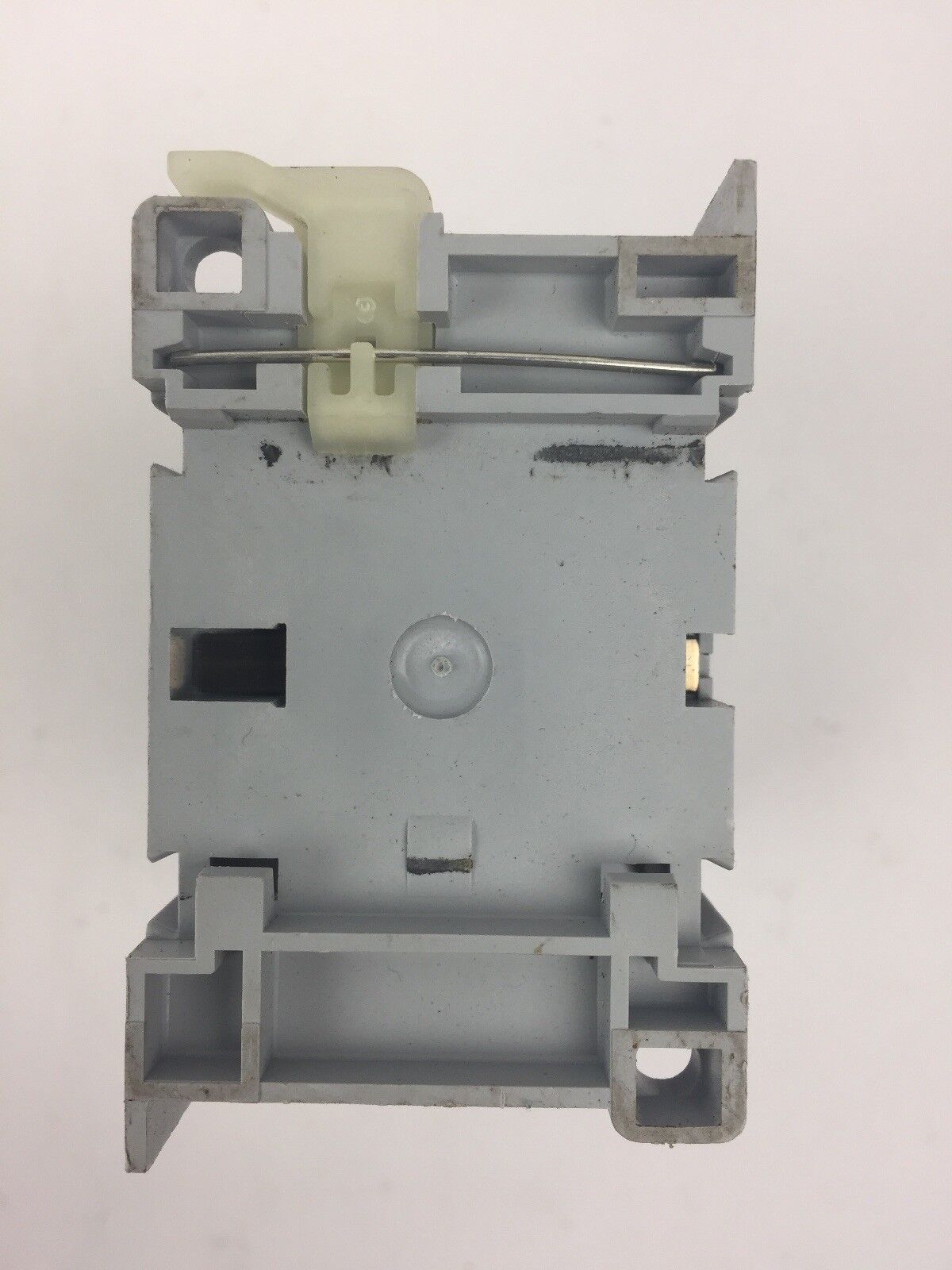 ALLEN BRADLEY 100-C16Z*10 CONTACTOR SER B 600VAC 30A COIL 24VDC