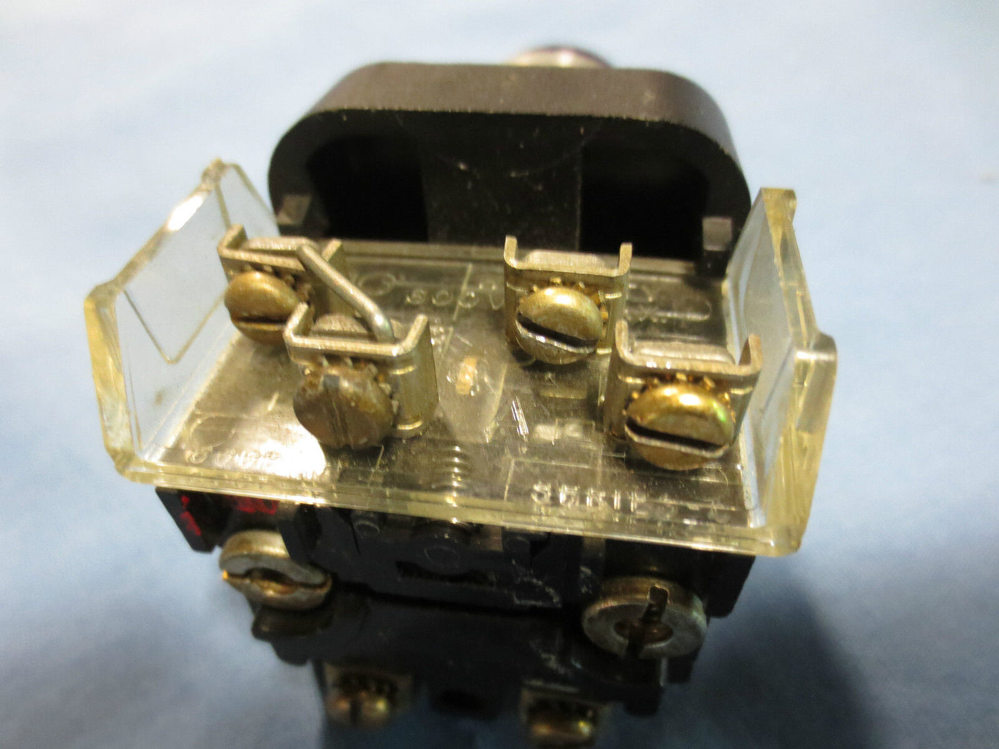 ALLEN-BRADLEY 800T-998422 Ser. B ILLUMINATED PUSH BUTTON BLUE