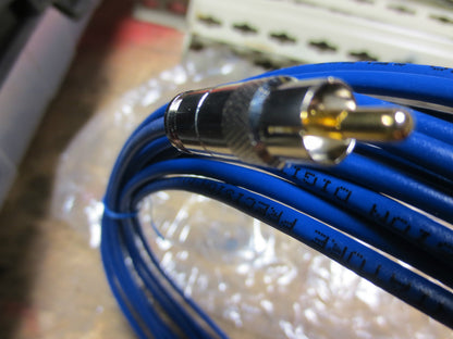 07-20-1793 / BNC MALE to RCA MALE 25-FOOT CABLE - NEW SURPLUS in PACKAGE - BLUE