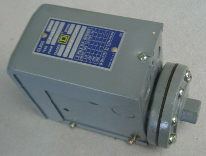 SQUARE D 9013 AHG-3 S4 PRESSURE SWITCH / CLOSE 425 / OPEN 500 / NEW SURPLUS