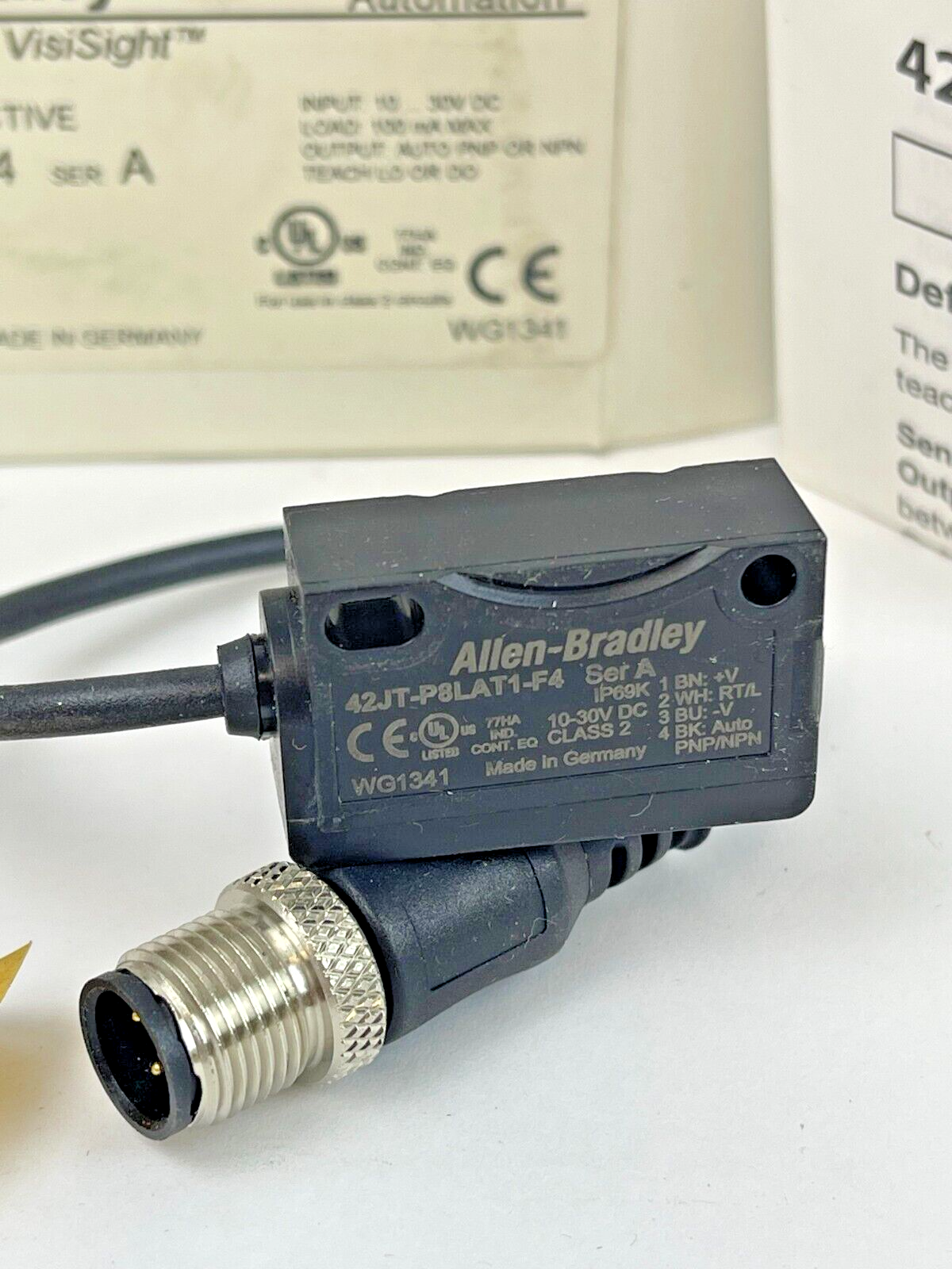 ALLEN BRADLEY 42JT-P8LAT1-F4 - PHOTOSWITCH - POLARIZED - RETROREFLECTIVE