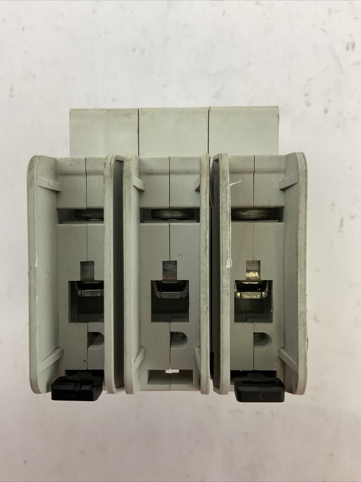 ALLEN BRADLEY 1489-A3C150 SER A CIRCUIT BREAKER 3POLE 15AMP 480Y/277VAC